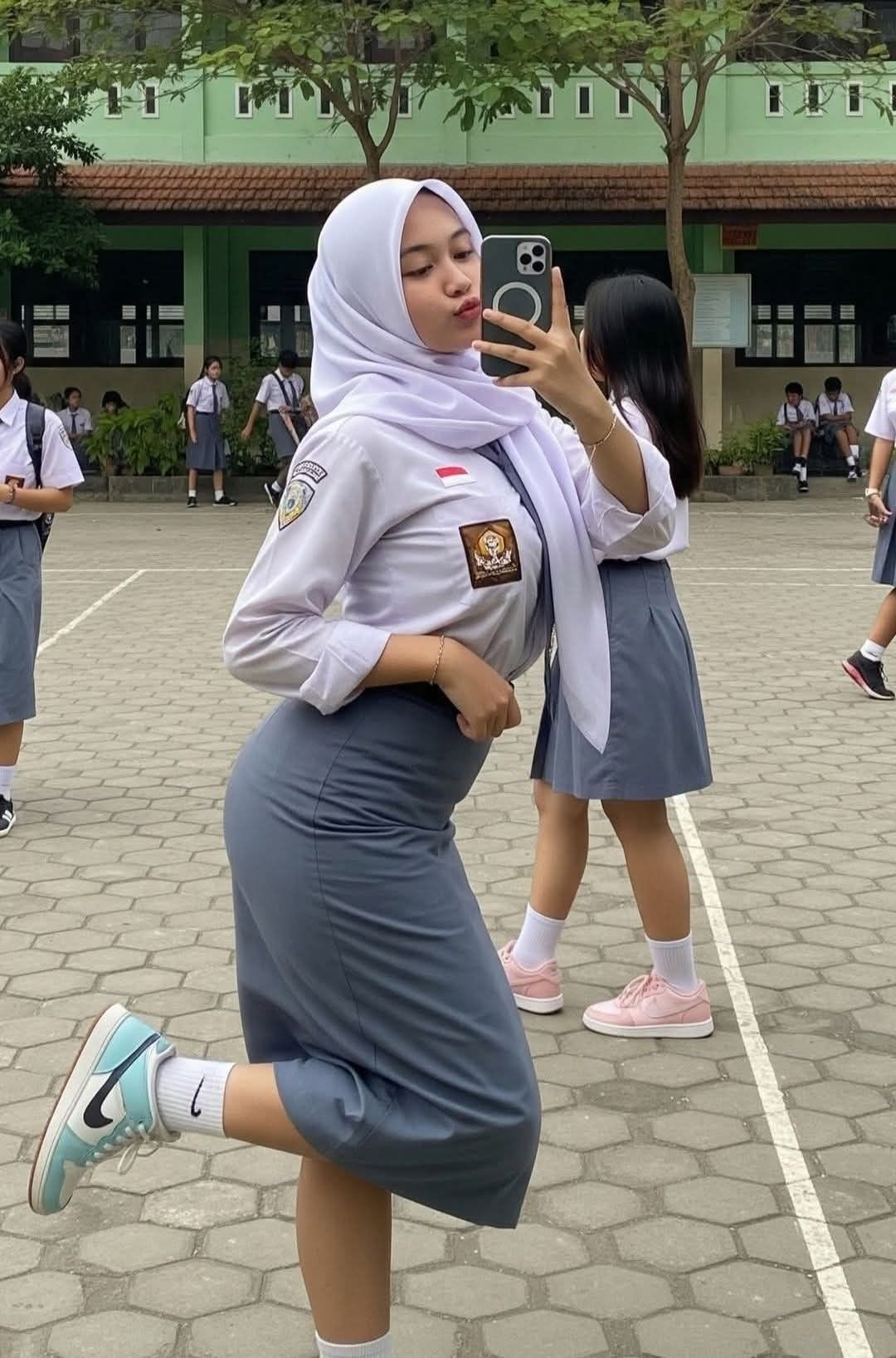Latest Viral Video Phenomenon Of ABG Viral SMA 2025 Ukhti Jilbab Wiwik Baju Dinas Brimob Takut Ketahuan One For All Indonesia