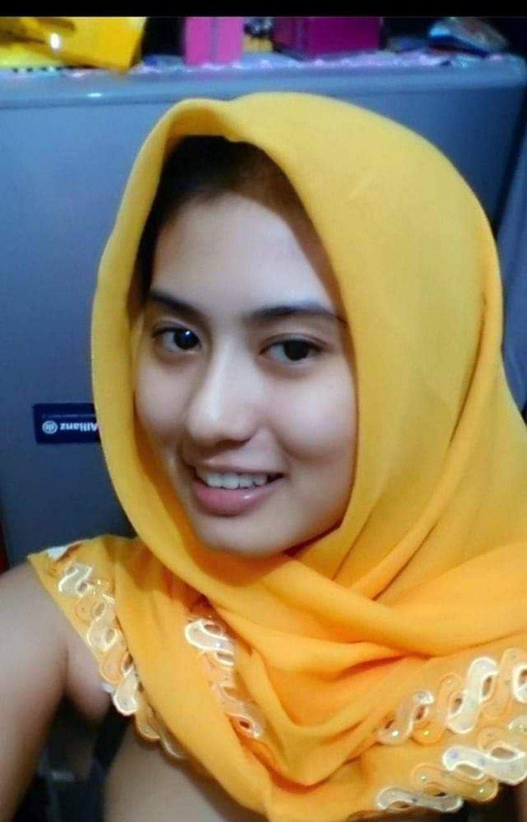 Indonesia Viral ABG Jilbab dan Abdi Negara ke MCK Umum